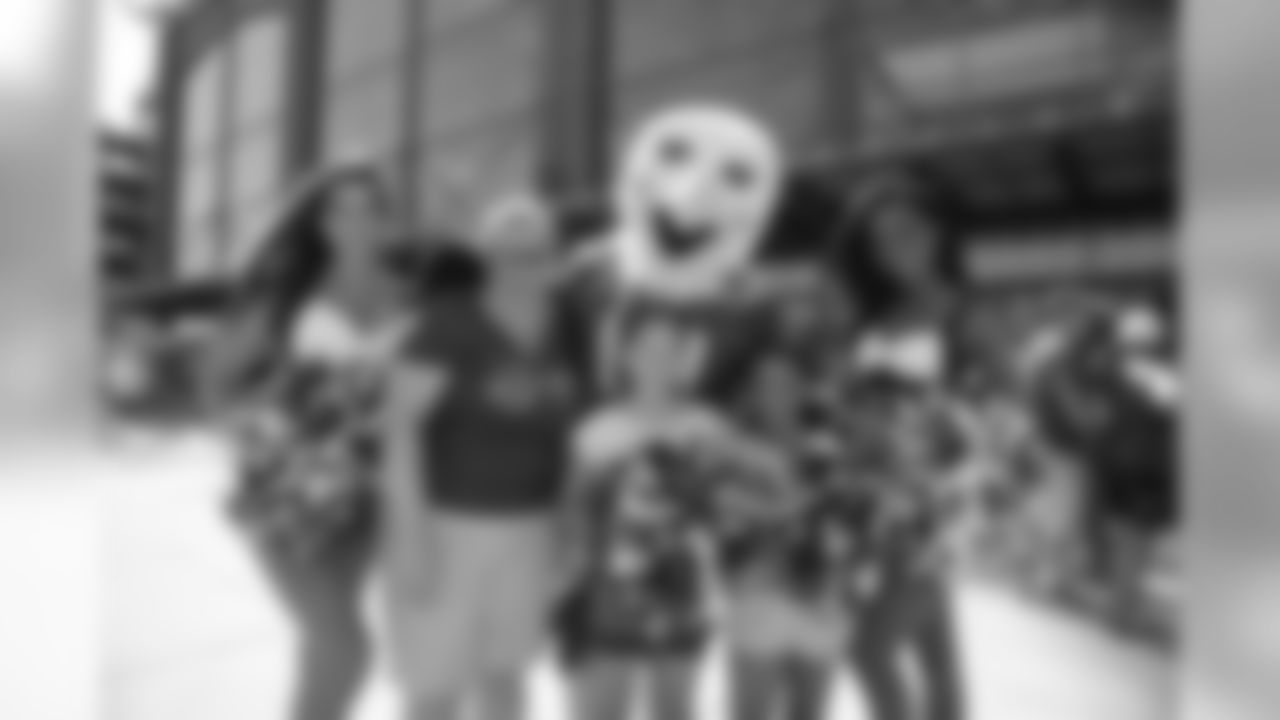 Swoop even joined in on the fun!