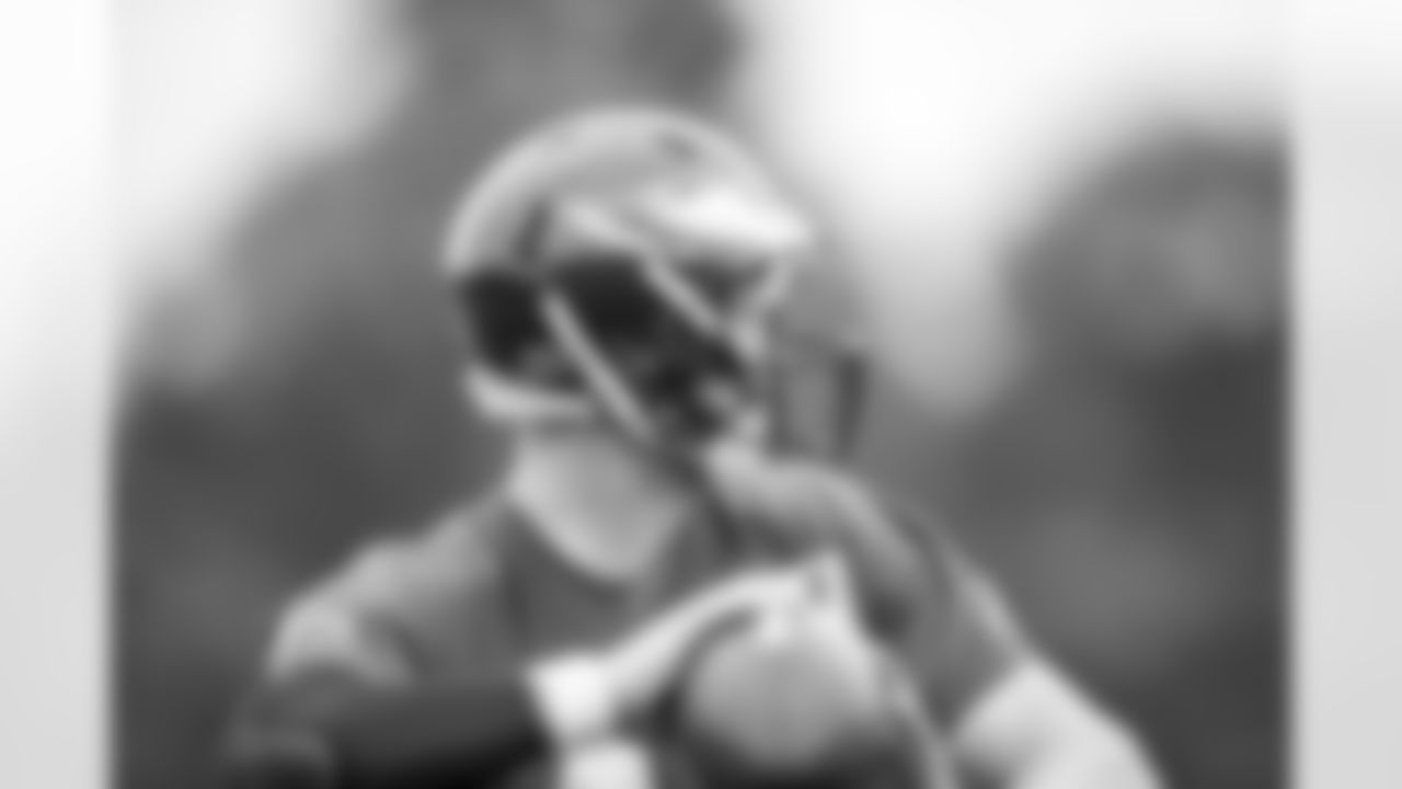 QB Carson Wentz