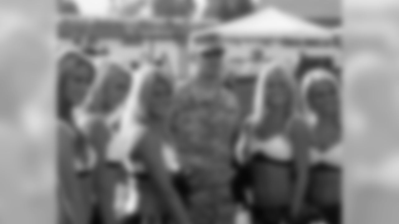 In addition to meeting the Eagles players, military personnel met the Eagles Cheerleaders
