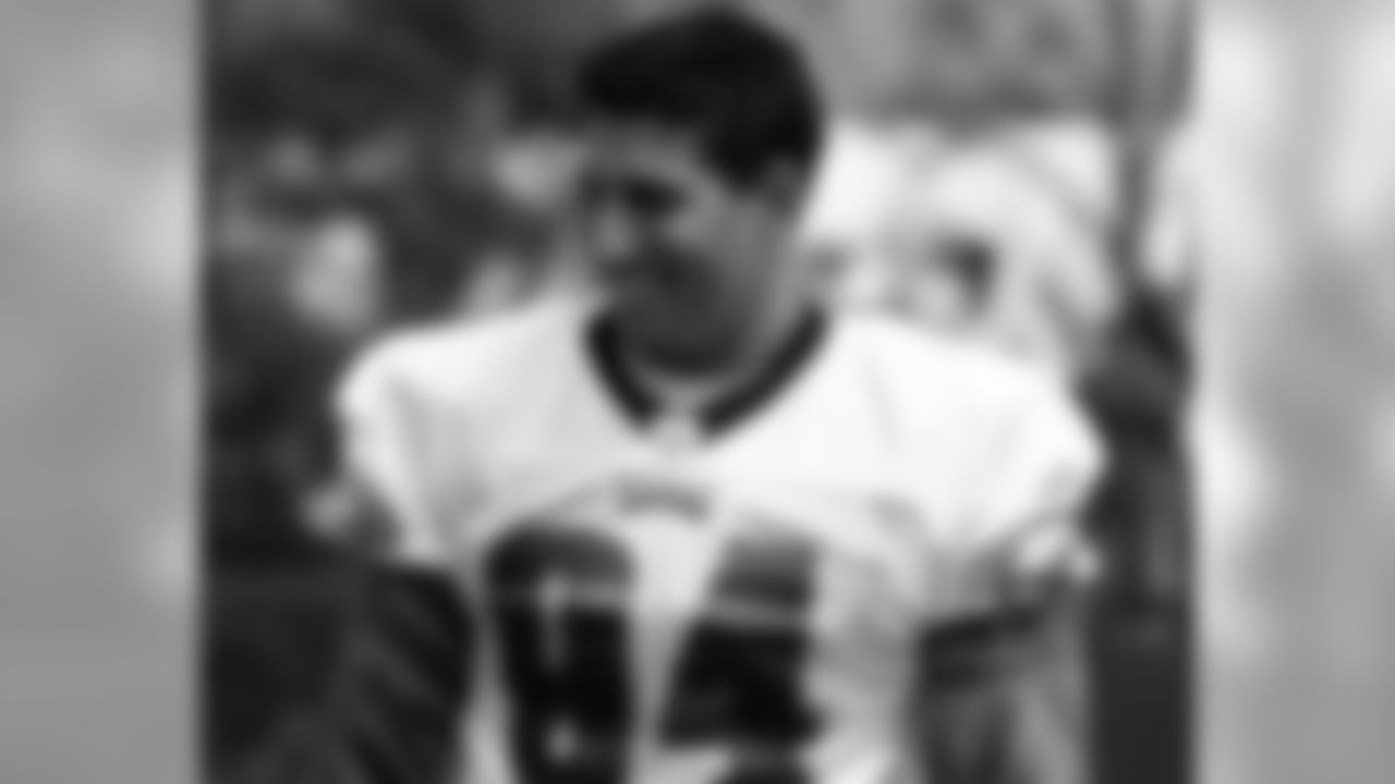 New DE Jason Babin