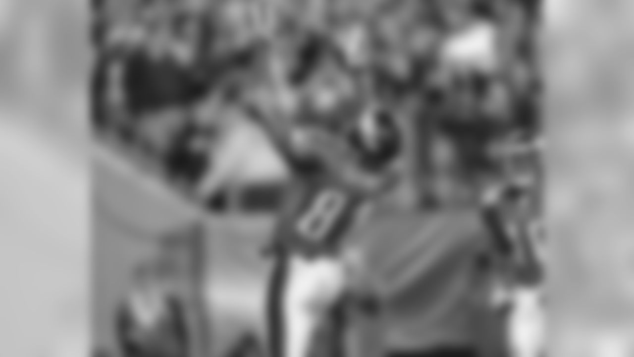 WR Jason Avant reacts to his TD