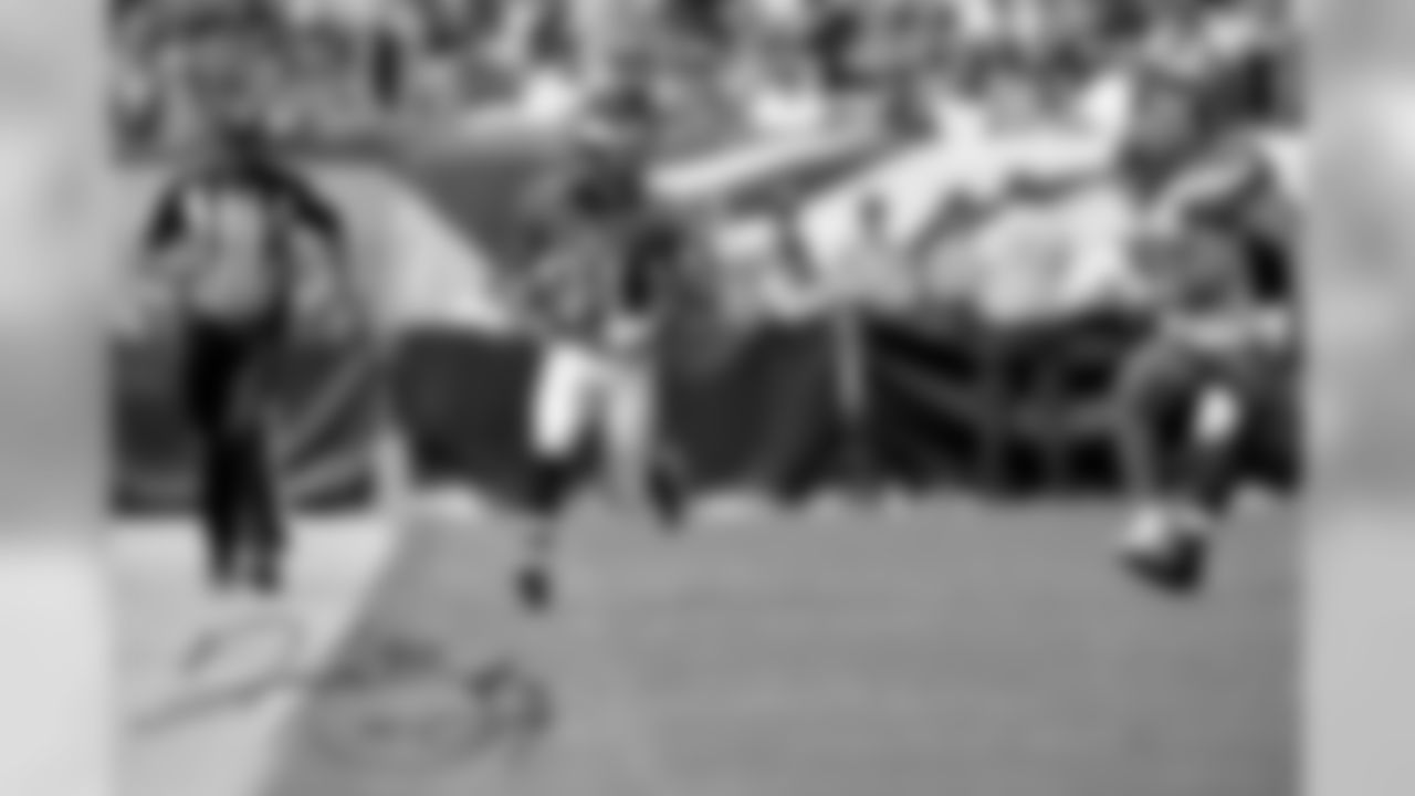 RB Kenjon Barner