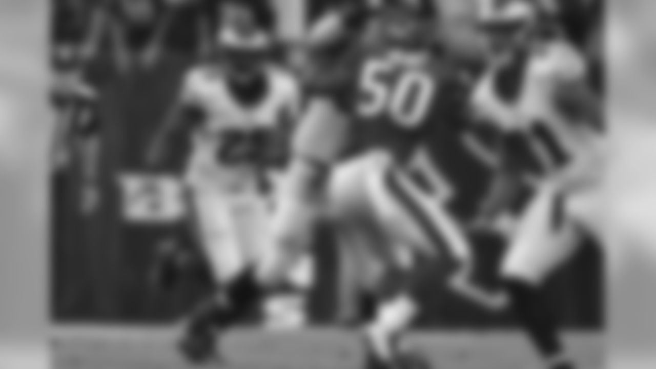 RB LeSean McCoy looking for the hole in the line
