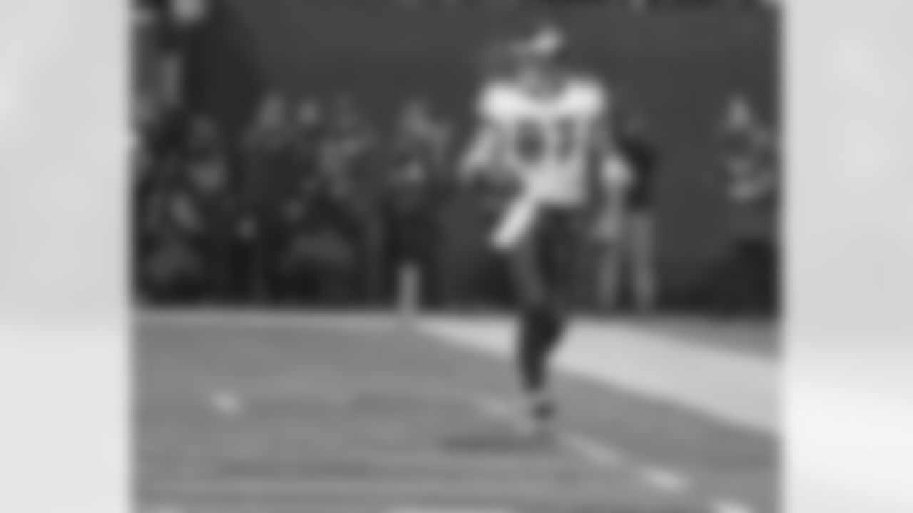 TE Brent Celek