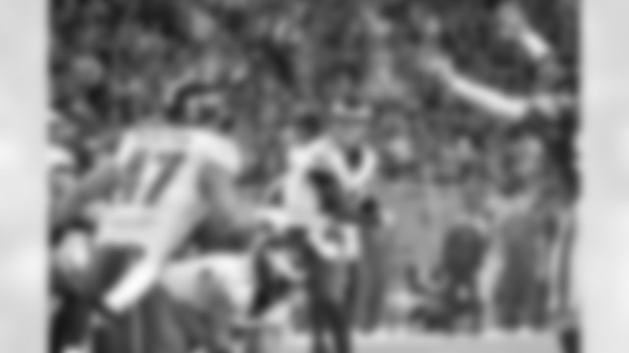QB Carson Wentz