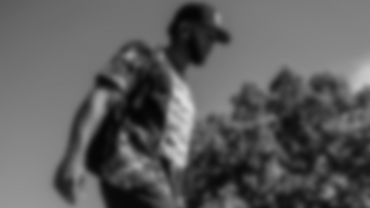 WR Charles Johnson