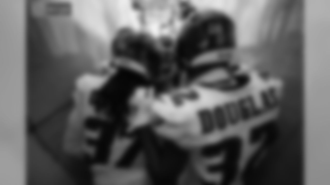 S Johnathan Cyprien: "CLIQUE FULL OF SOLDIERS | YOU TAKE YOUR PICK"