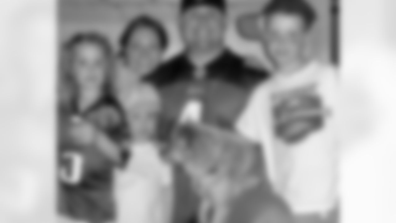 Eagles fever runs in the family for Mike Kwiecien and his clan