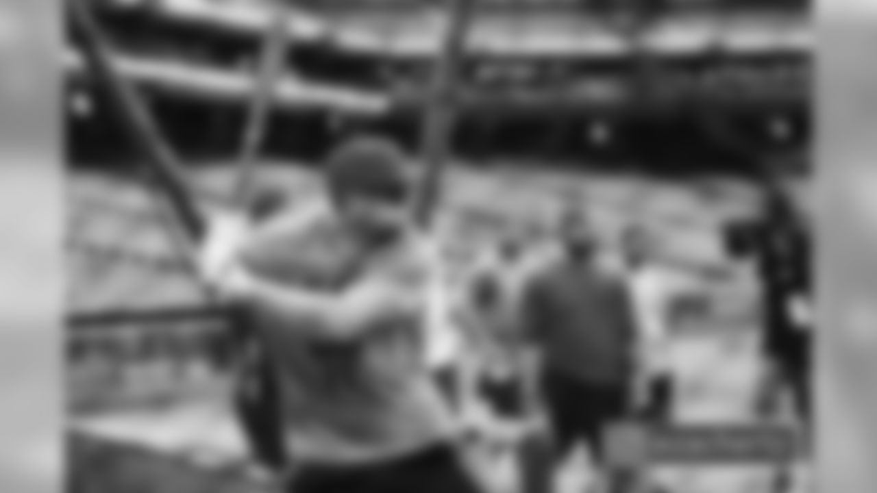 TE Zach Ertz: ""Let's go Phillies! Ring in this new era with a win today! #OpeningDay #RingTheBell #TBT"