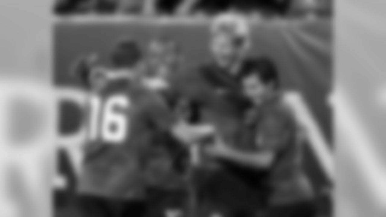 The U.S. celebrate after Robbie Rogers' (No.16) tap-in goal on a wonderful assist from Brek Shea (second from right)