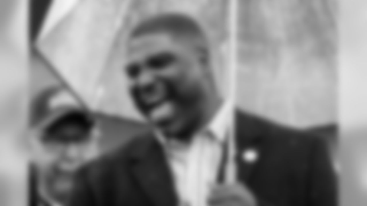 2018 Eagles Hall of Famer Clyde Simmons