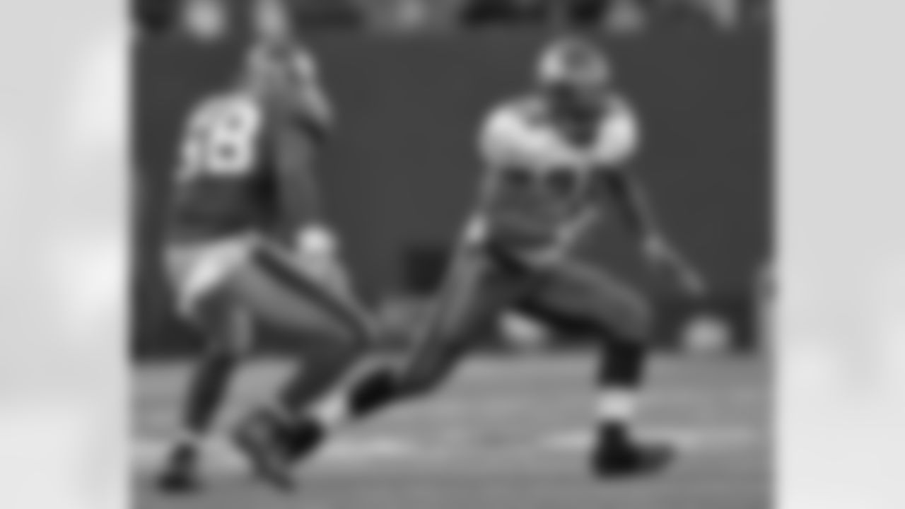 RB Correll Buckhalter on the run
