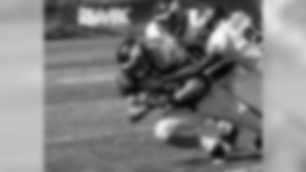 TE Brent Celek with a reception