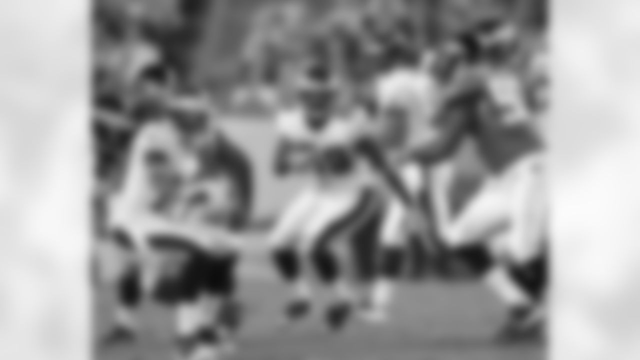 RB LeSean McCoy carries the rock