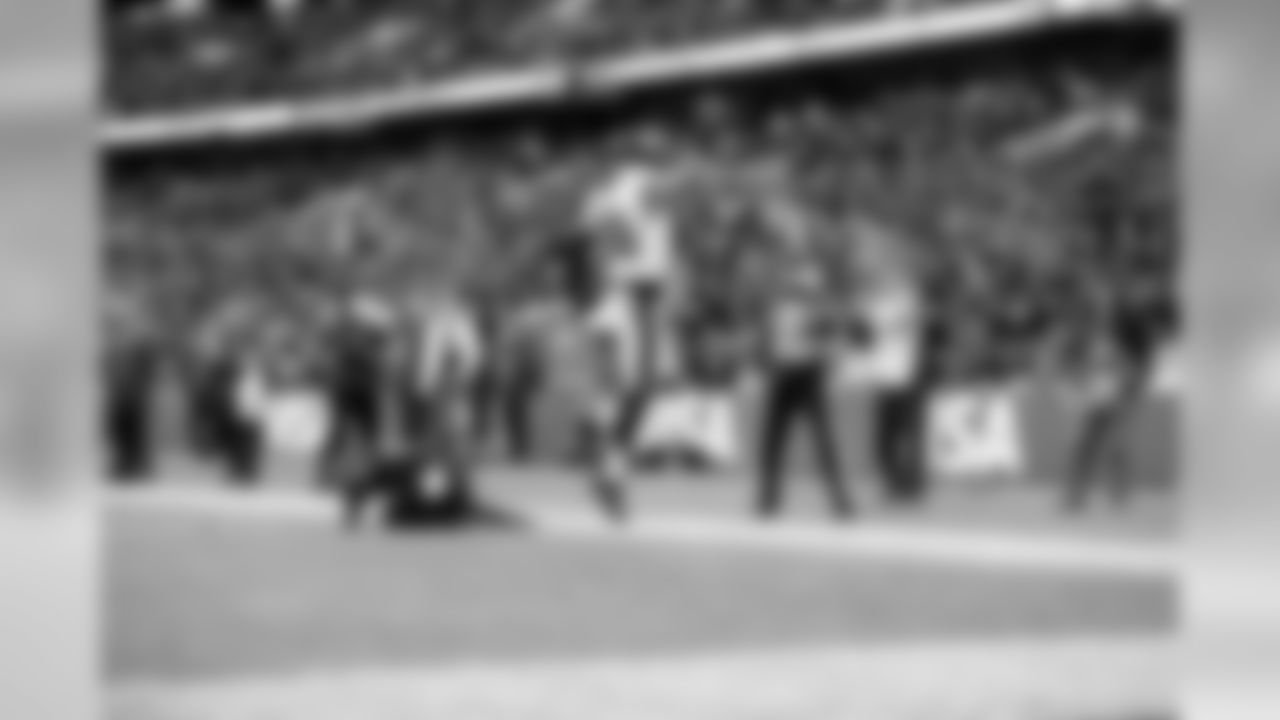 TE Zach Ertz
Philadelphia Eagles vs. Jacksonville Jaguars at Wembley Stadium on October 28, 2018
