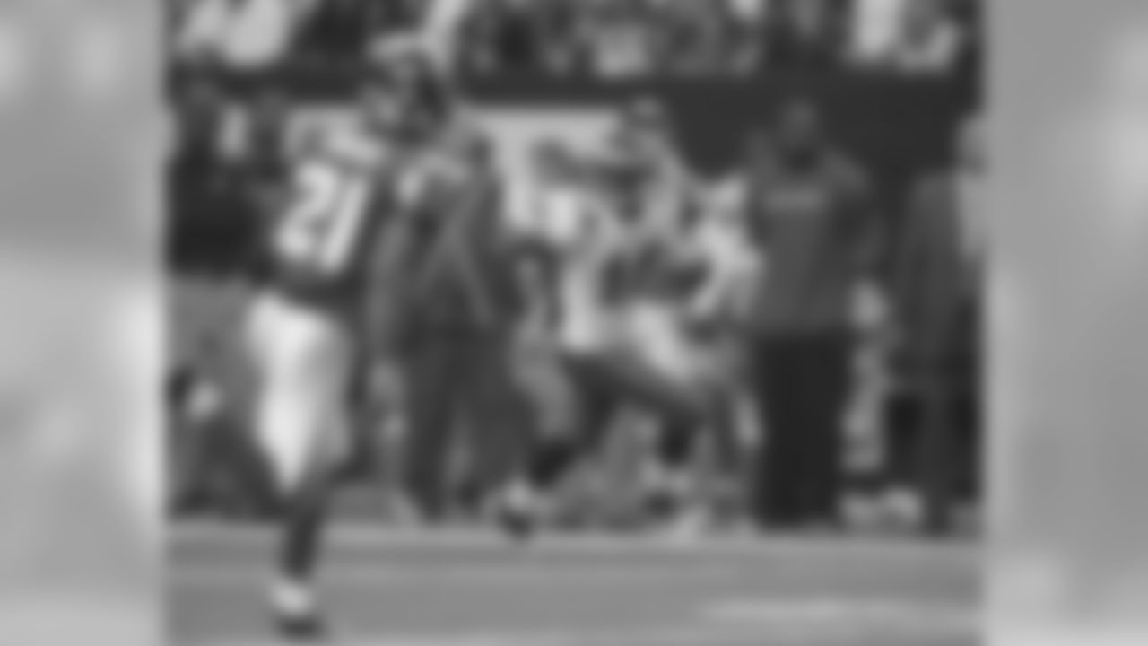 WR Jeremy Maclin is always a big play waiting to happen