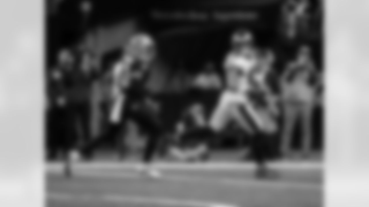WR Jordan Matthews flying away from the defense