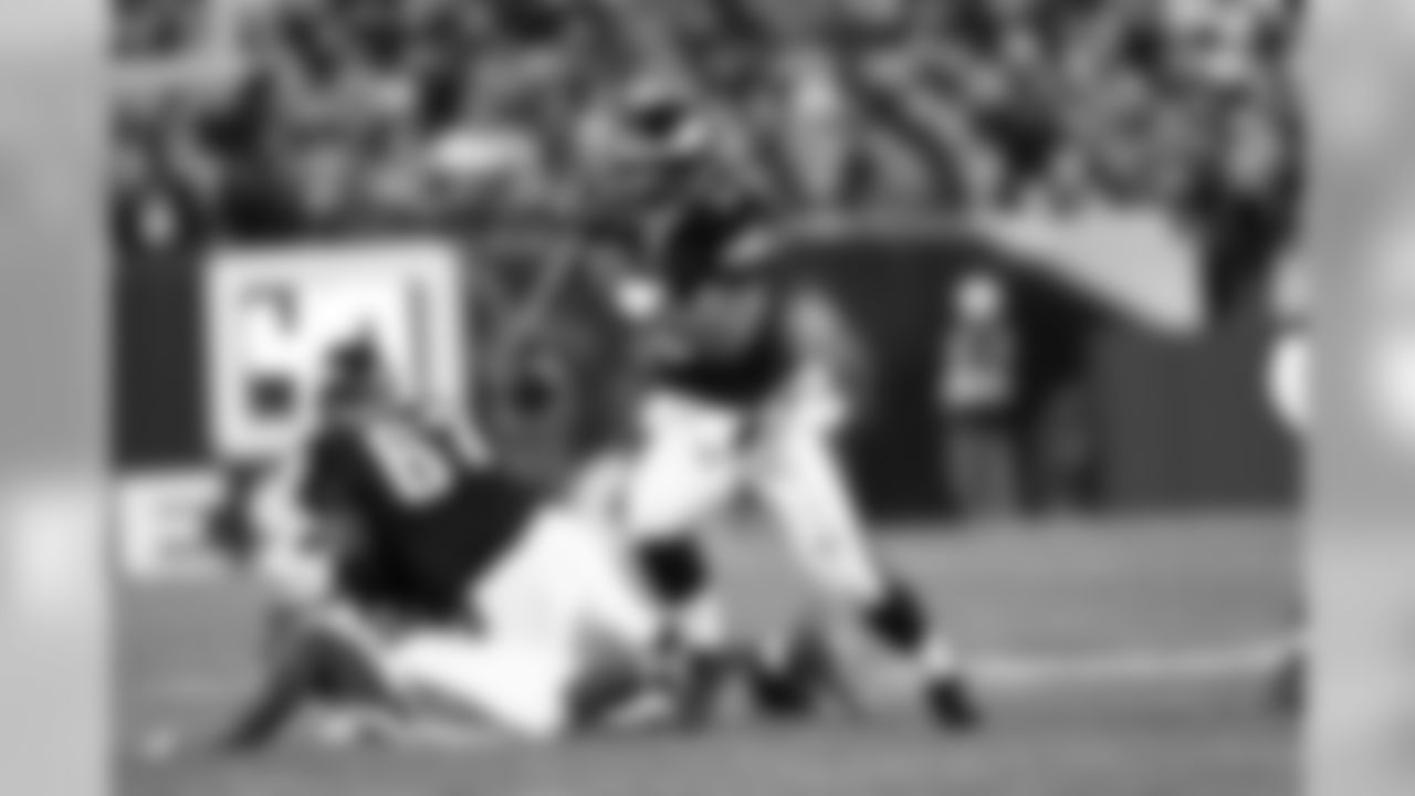 QB Donovan McNabb, 2008