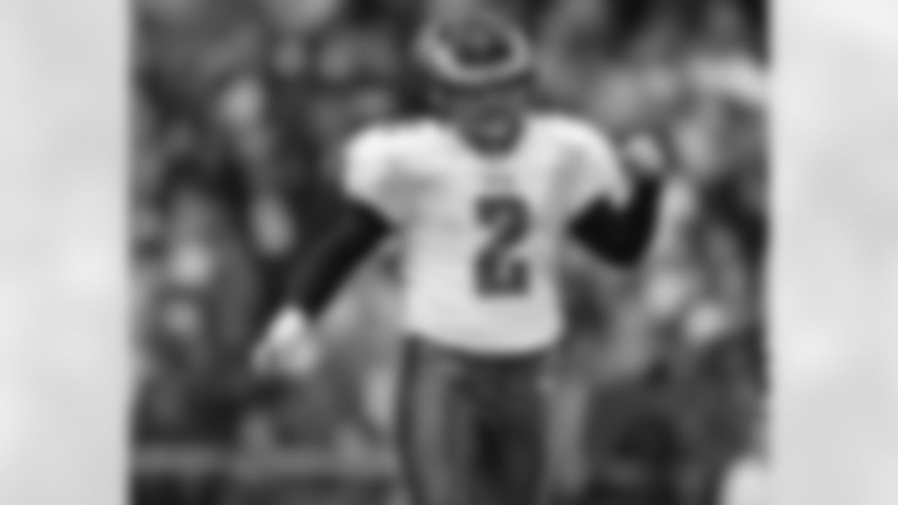 David Akers nail his third FG of the game
