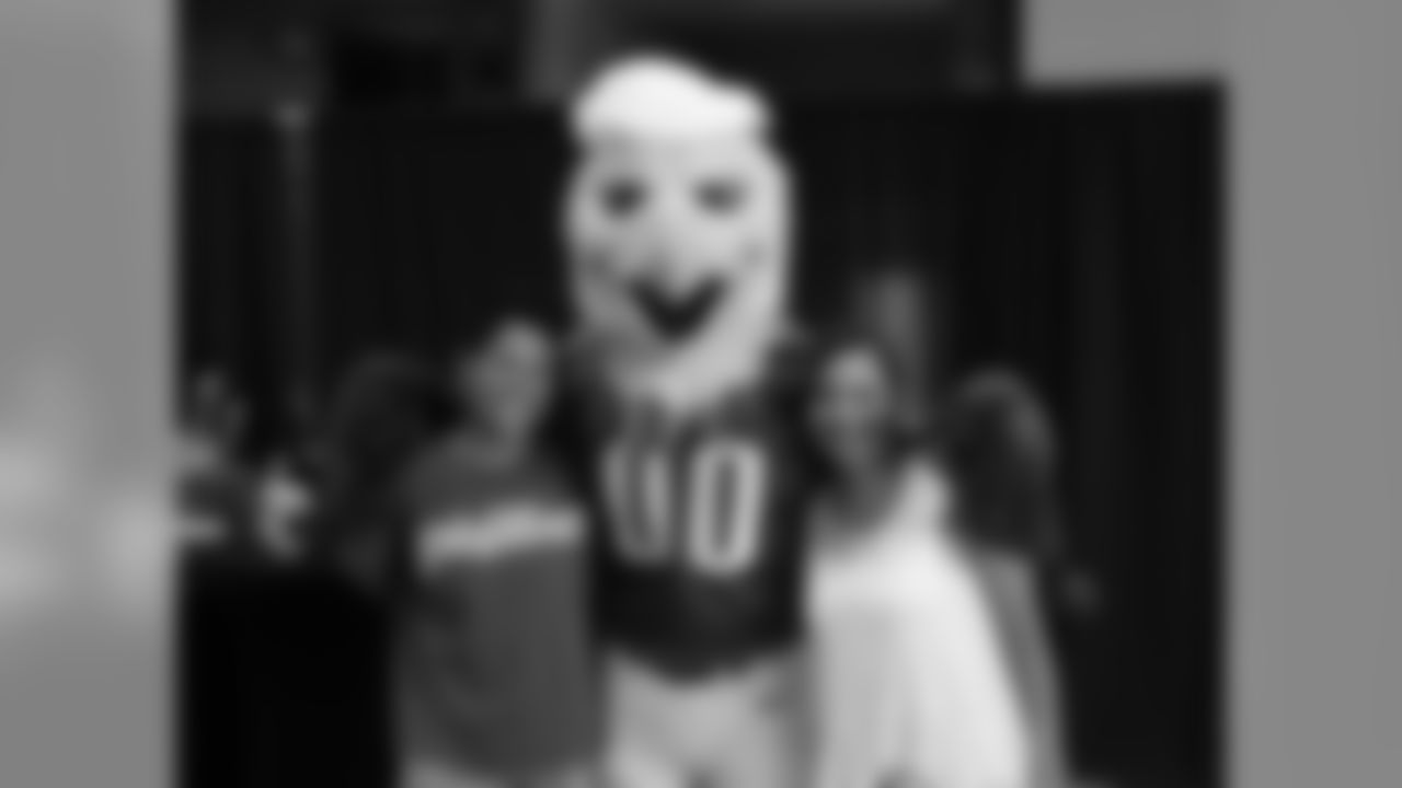 SWOOP wouldn't miss an opportunity to sample some free food!