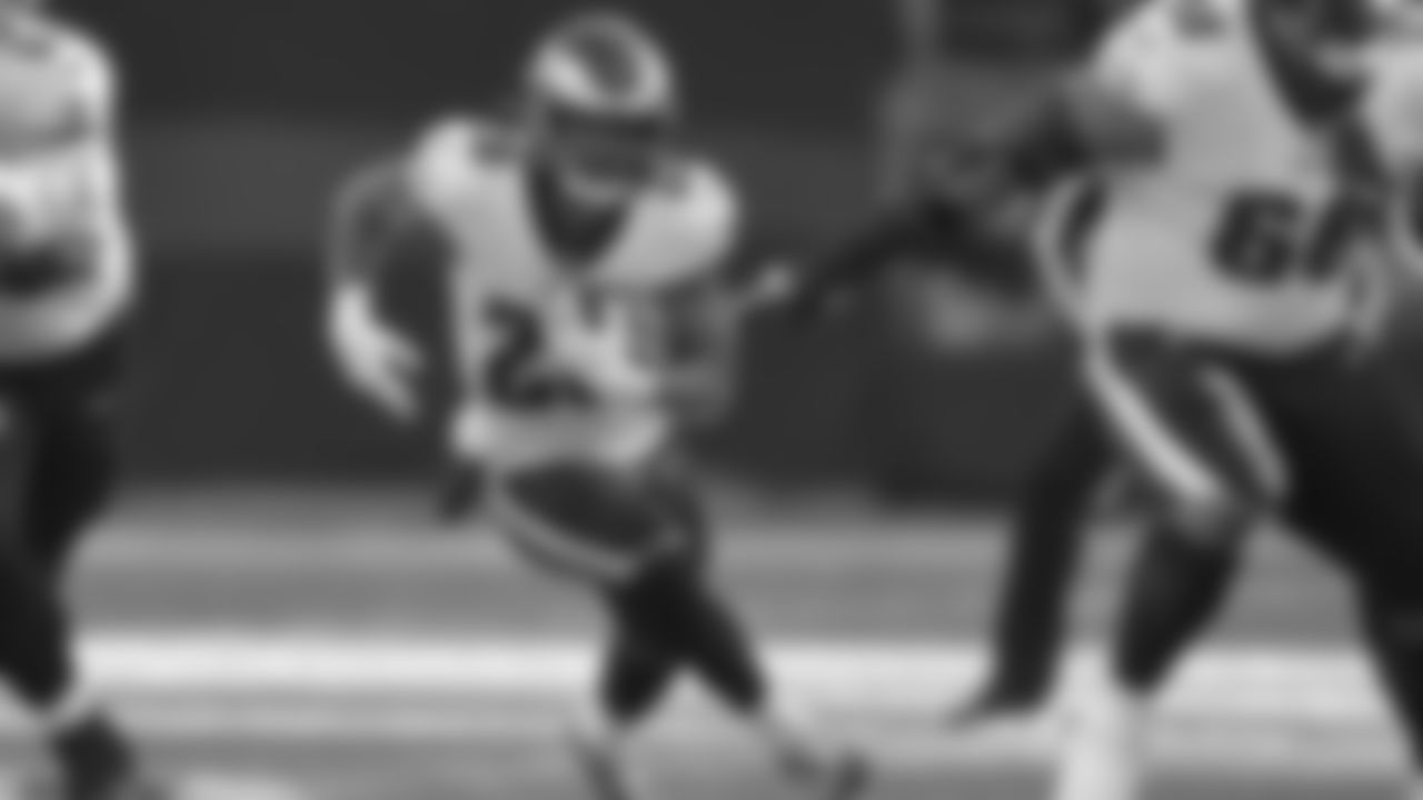 RB Miles Sanders