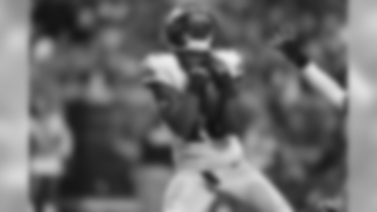 WR Jeremy Maclin was returning punts today