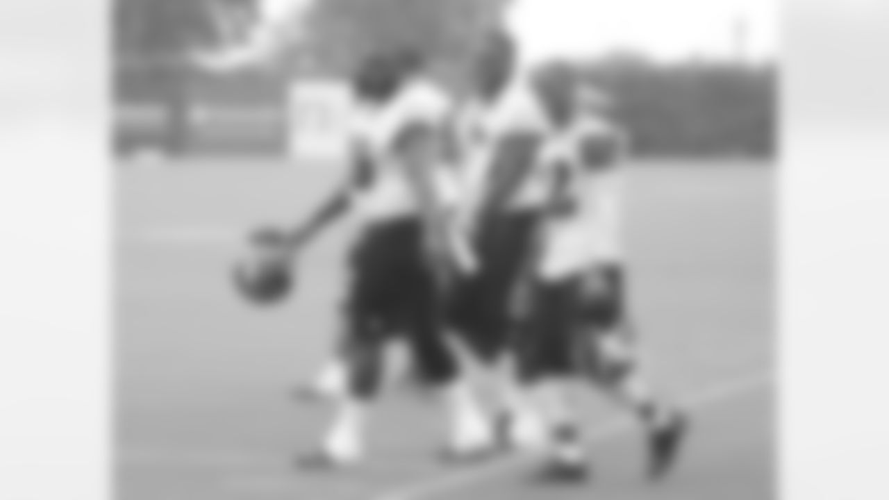 These Eagles defenders seem to know exactly where the camera is