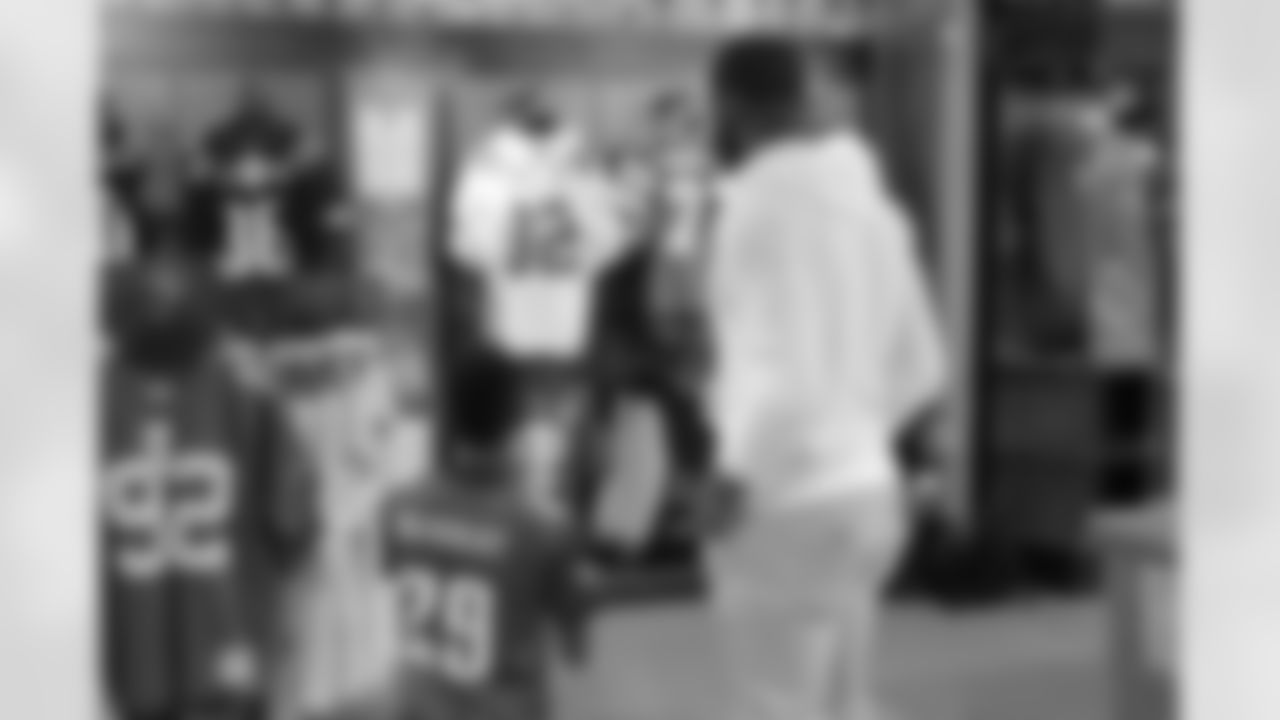 While shopping, Gaven talked with Murray about his experience playing as a defensive tackle for his middle school team