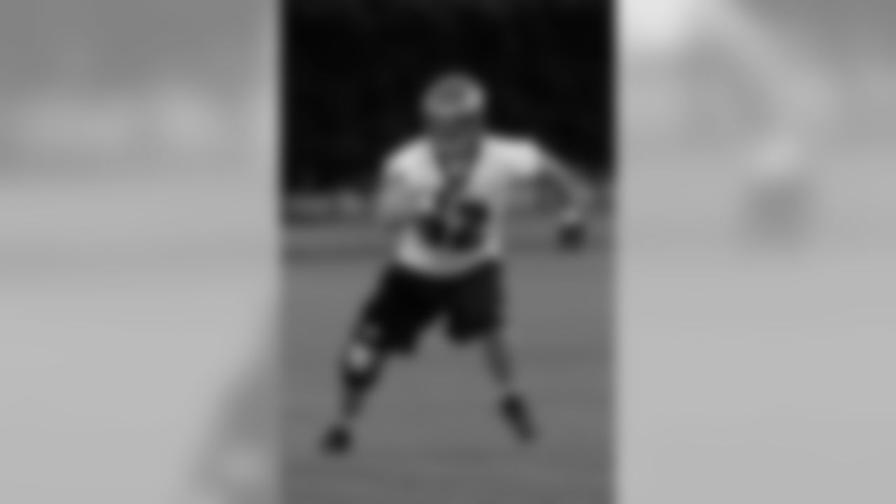LB Jason Phillips