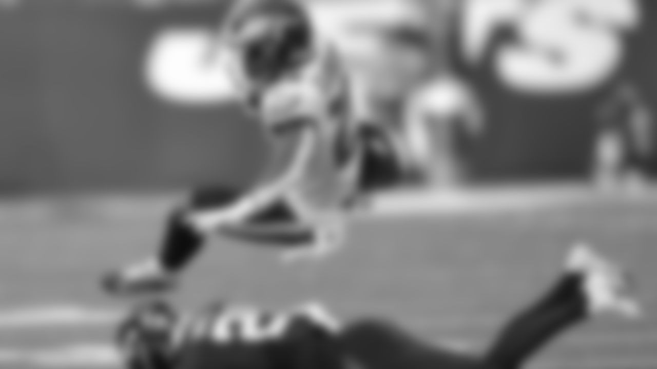 RB Miles Sanders