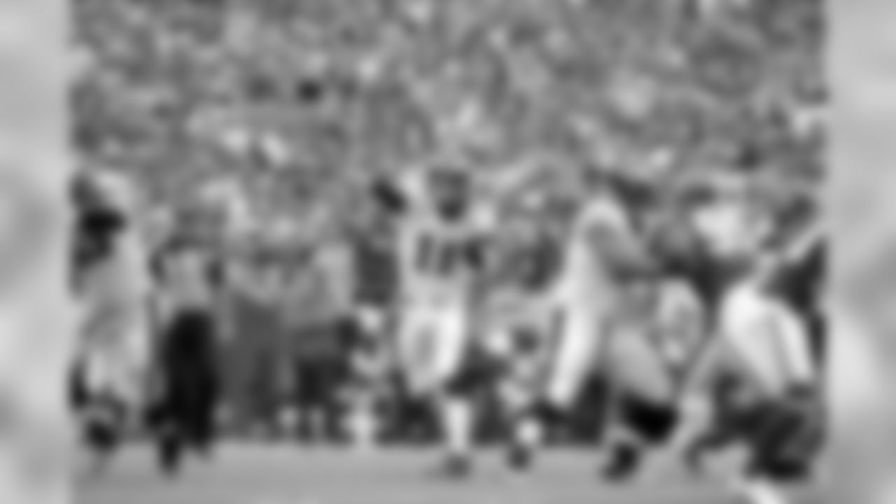 QB Carson Wentz