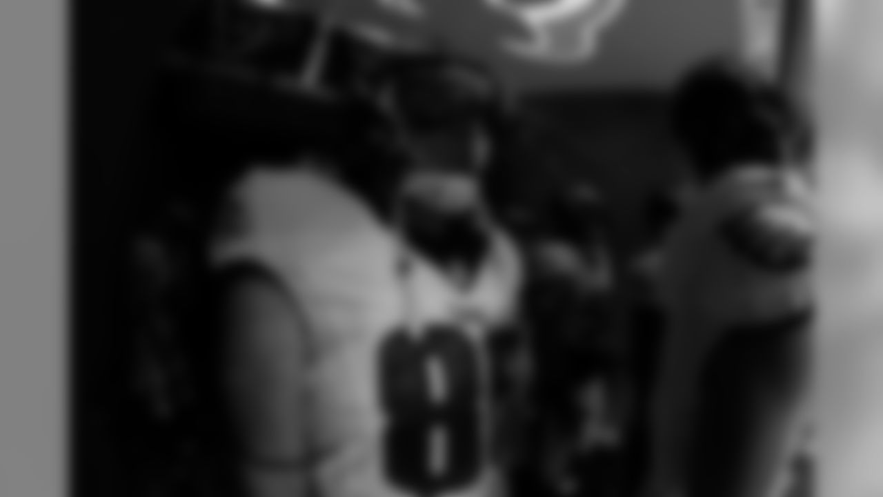 TE Zach Ertz walking out for today's game