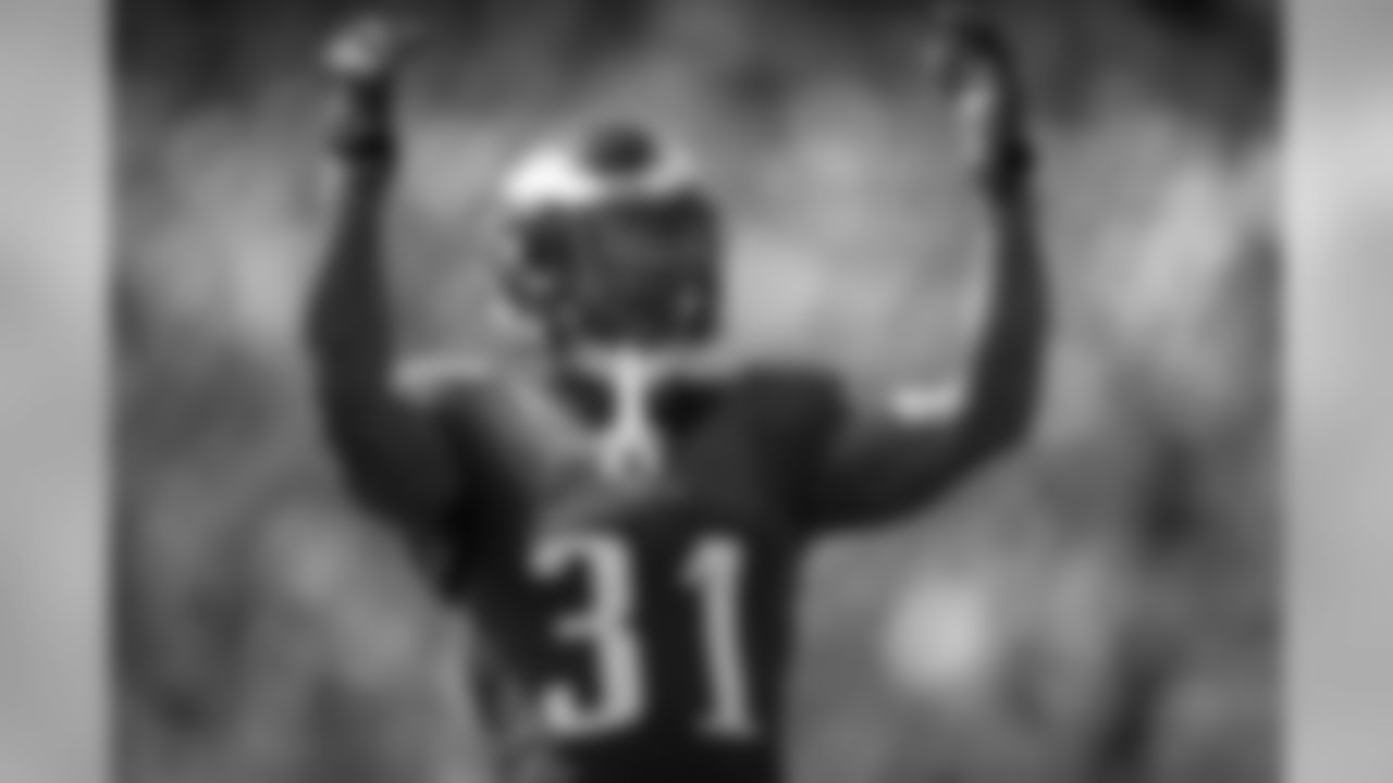 CB Jalen Mills
