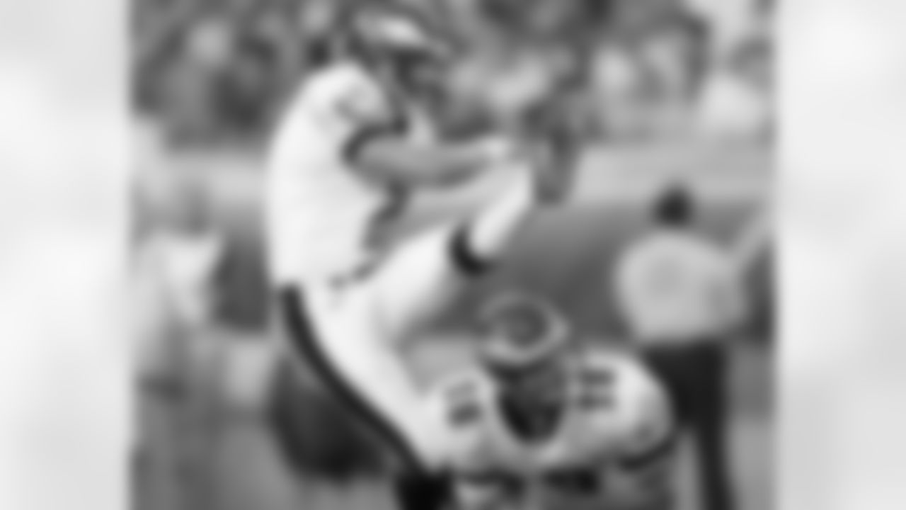 K David Akers provided the only points of the first half