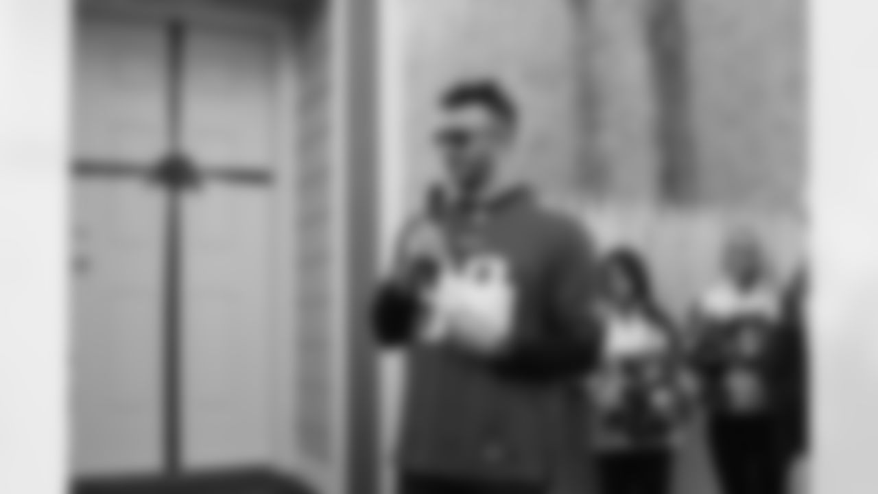 Connor Barwin thanks everyone in attendance for all of their hard work