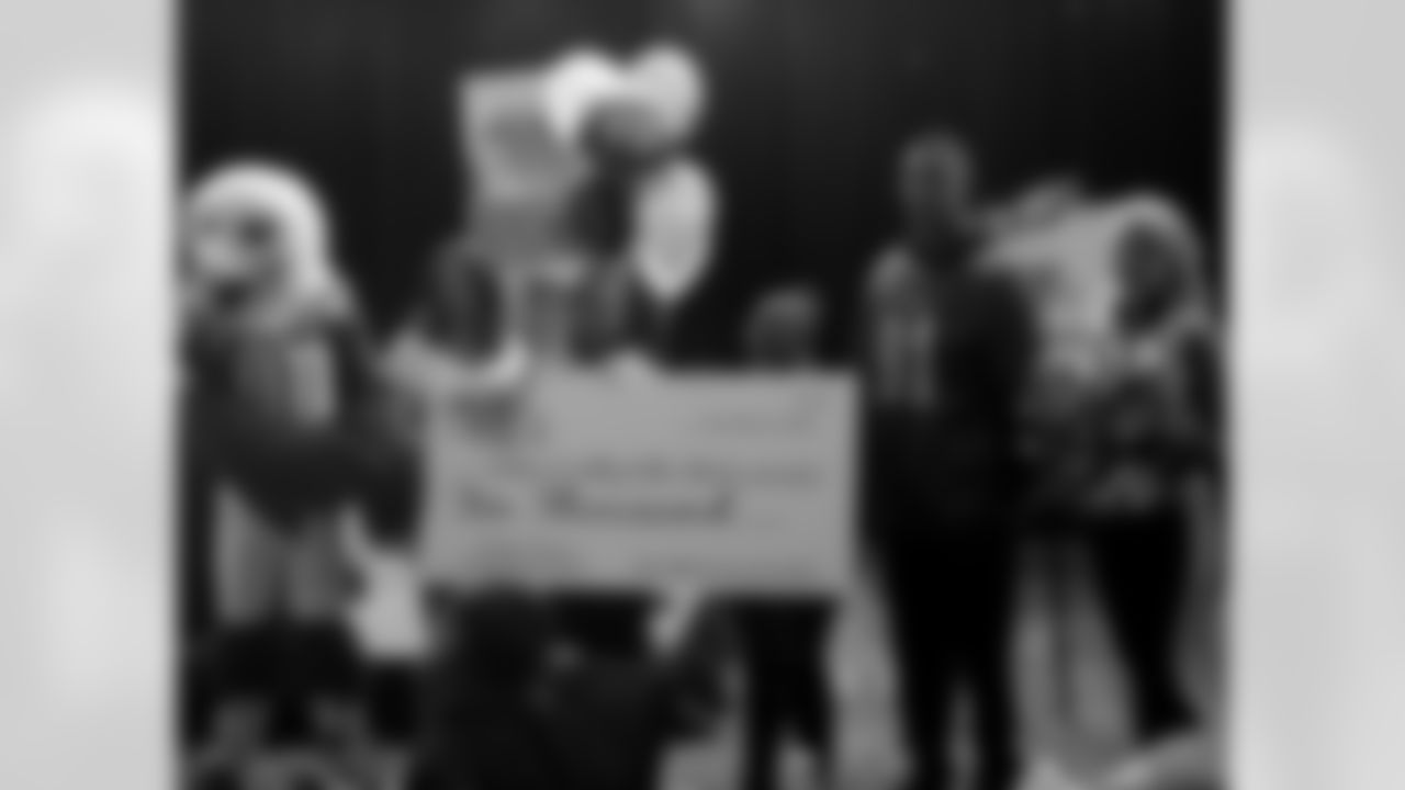 In addition, the school received a "Fuel Up to Play 60" Philadelphia Eagles Hometown Grant of $10,000