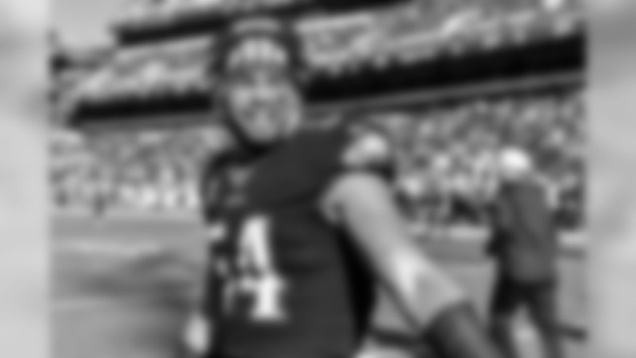 LB Kamu Grugier-Hill
Philadelphia Eagles vs. New York Giants at Lincoln Financial Field on November 25, 2018