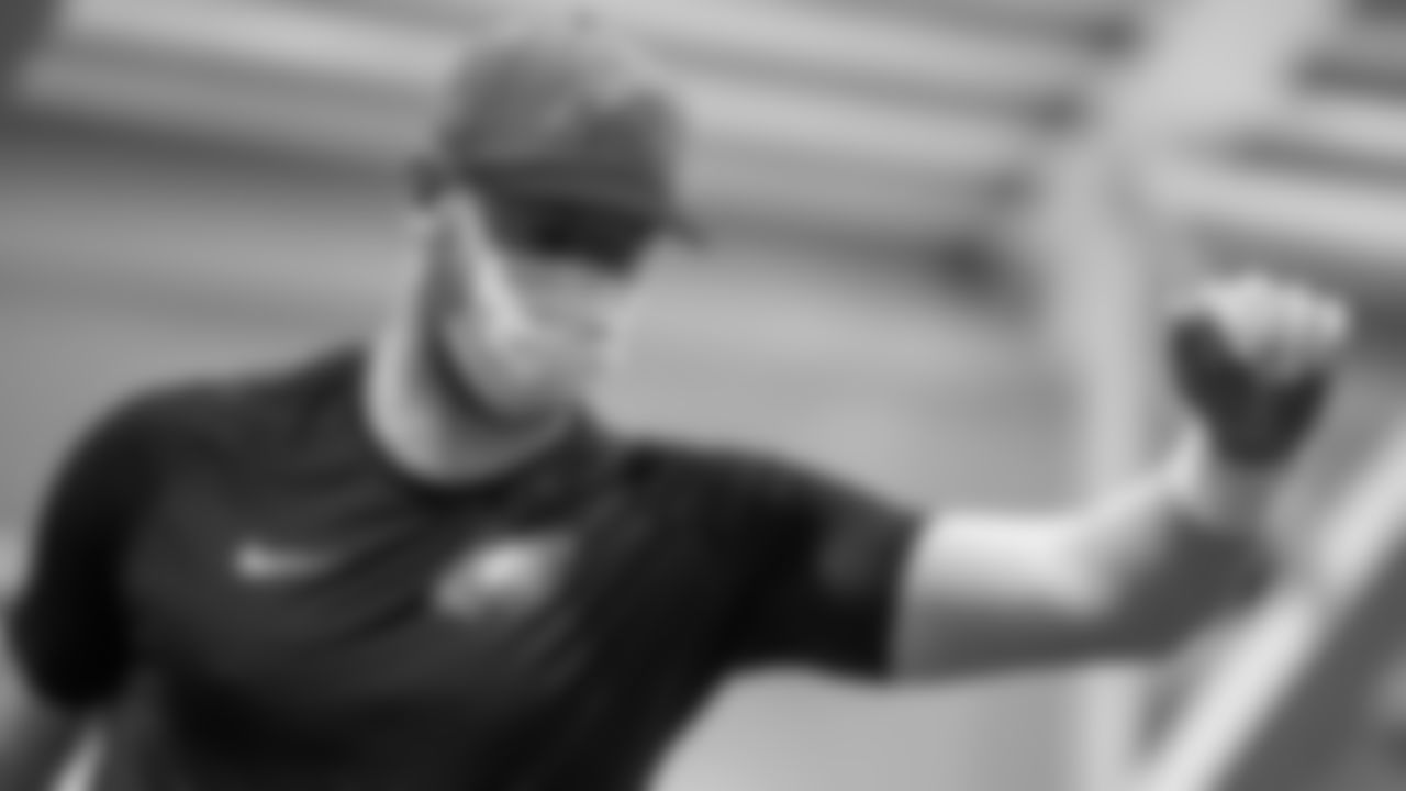 QB Carson Wentz
