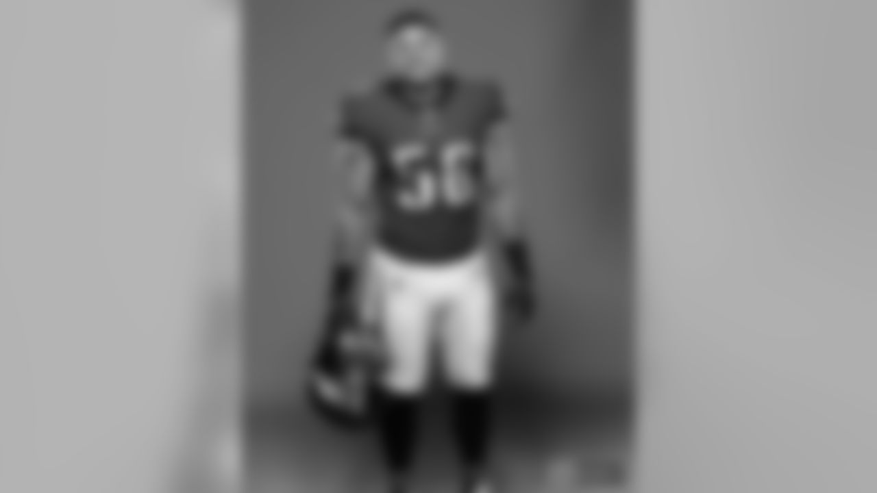 LB L.J. Fort: "No one knows what it means, but it's provocative....gets the people going‼️"