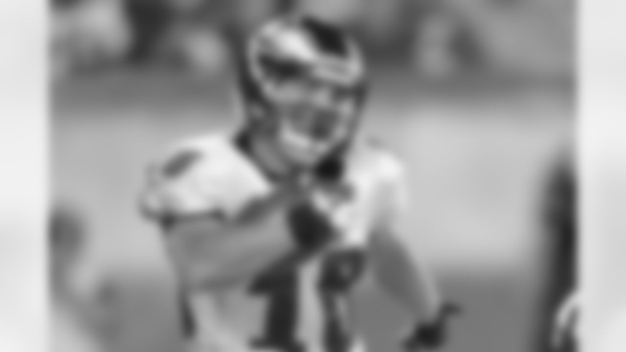 WR Chad Hall