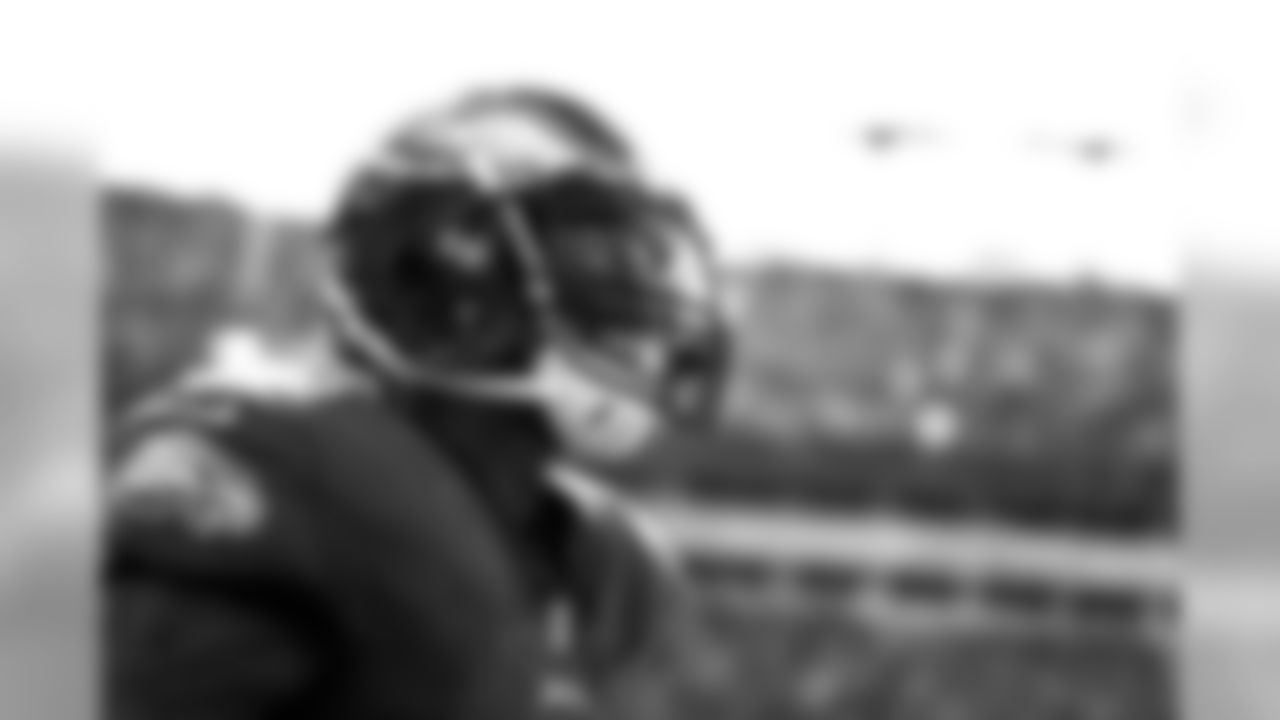 LB Nigel Bradham
Philadelphia Eagles vs. Tennessee Titans at Nissan Stadium on September 30, 2018