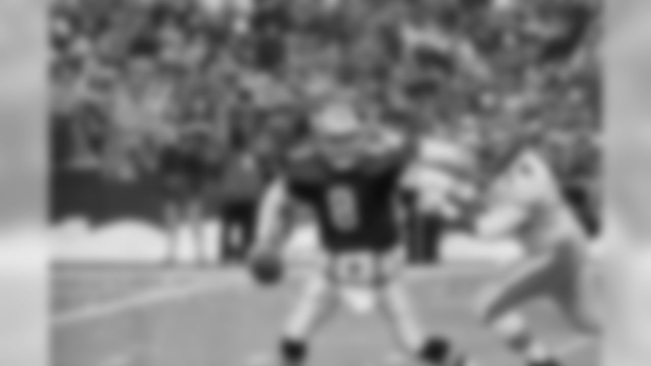 Putting pressure on Troy Aikman in 1989.