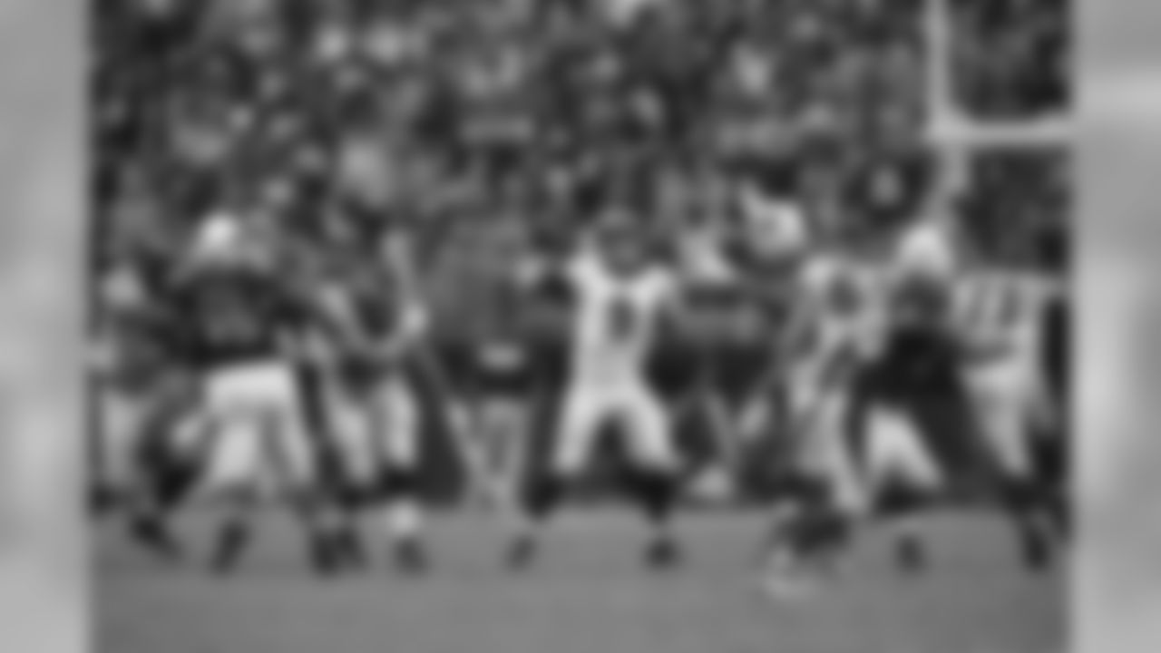 QB Nick Foles back in the pocket