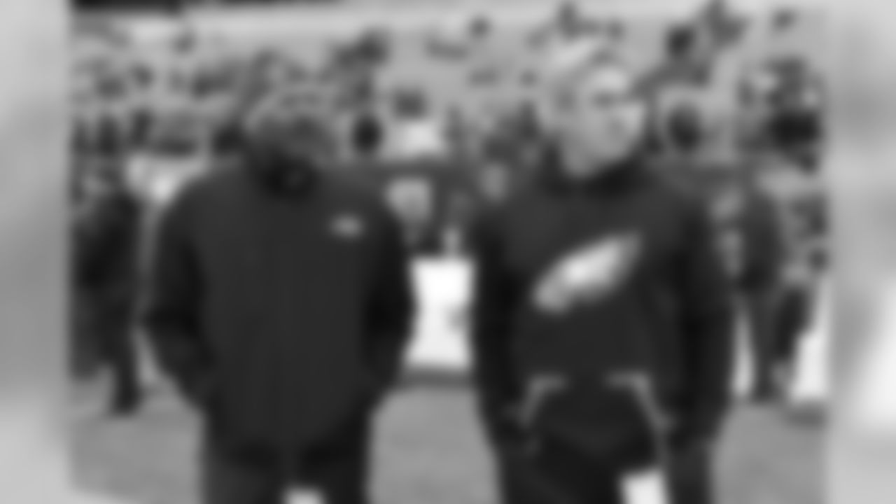 Eagles Hall of Fame WR Mike Quick with head coach Doug Pederson.