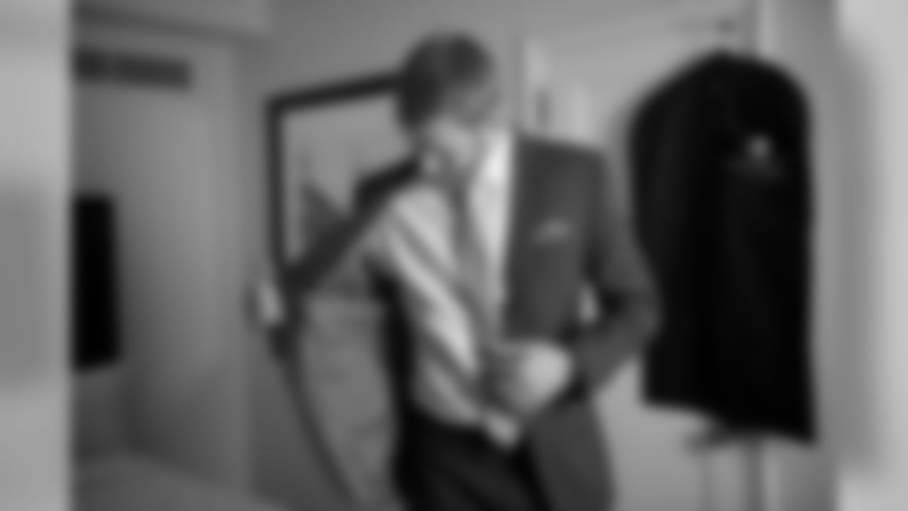 Carson Wentz gets ready for his debut
