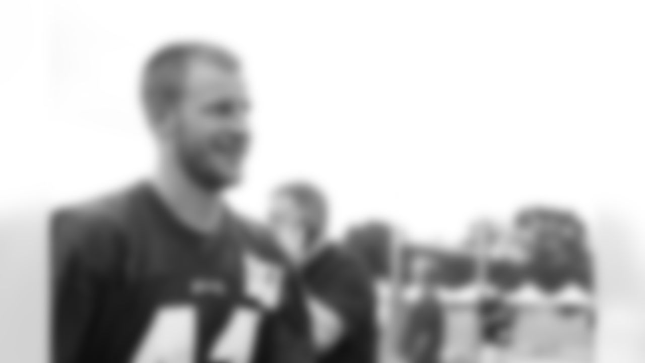 QB Carson Wentz
