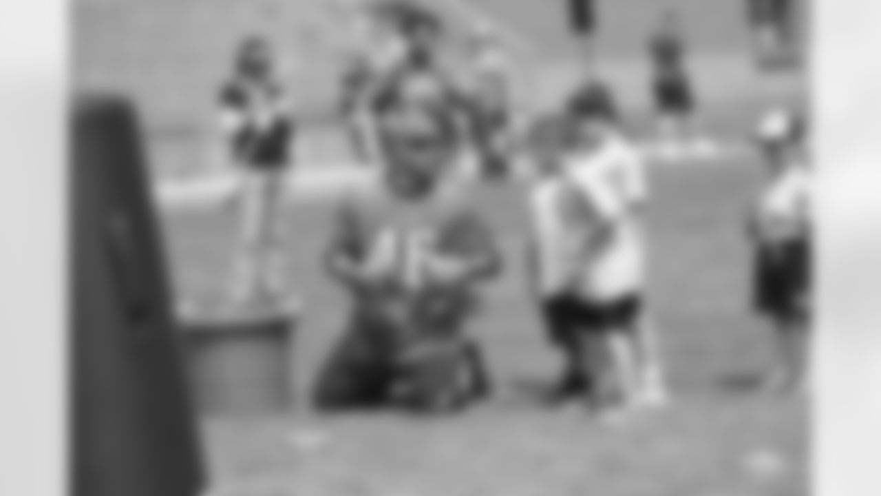 Jon Dorenbos explains a drill