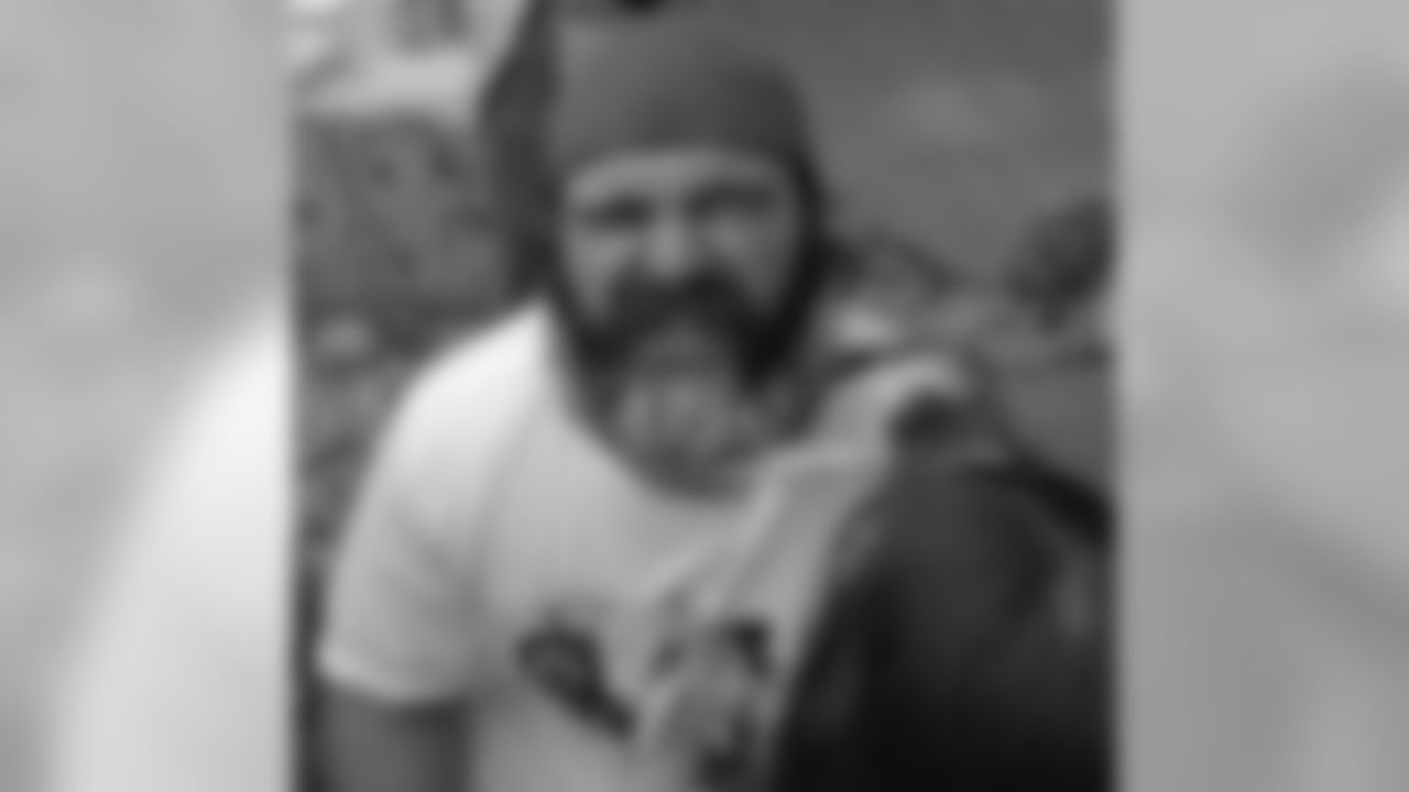 Jason Kelce thinks he's part of the mural at the Playground Build