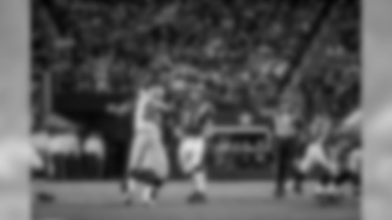 QB Carson Wentz