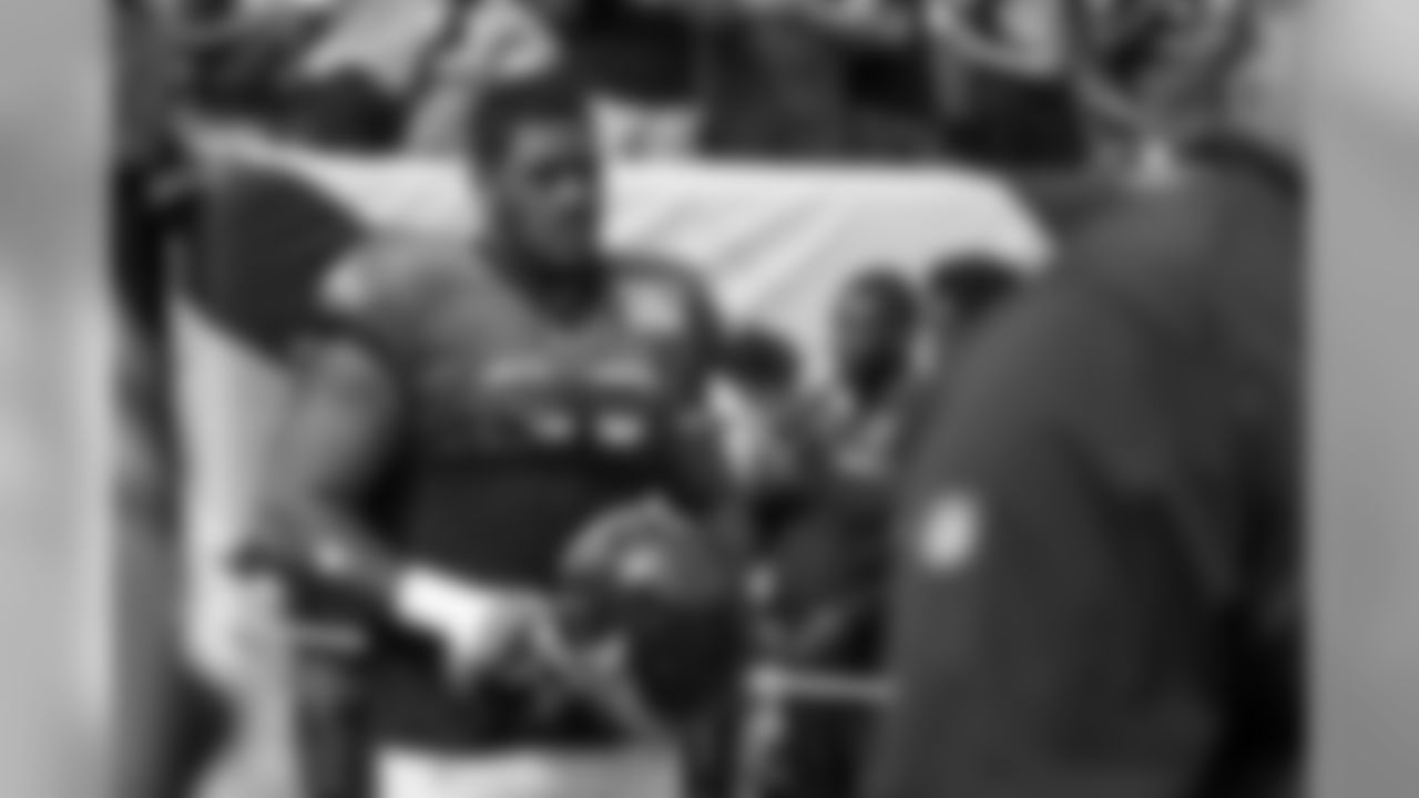 OL Jordan Mailata